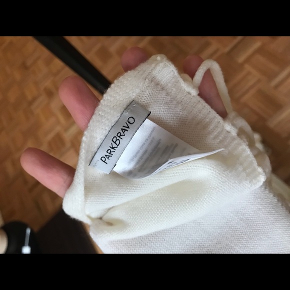 Scarf - Picture 3 of 6